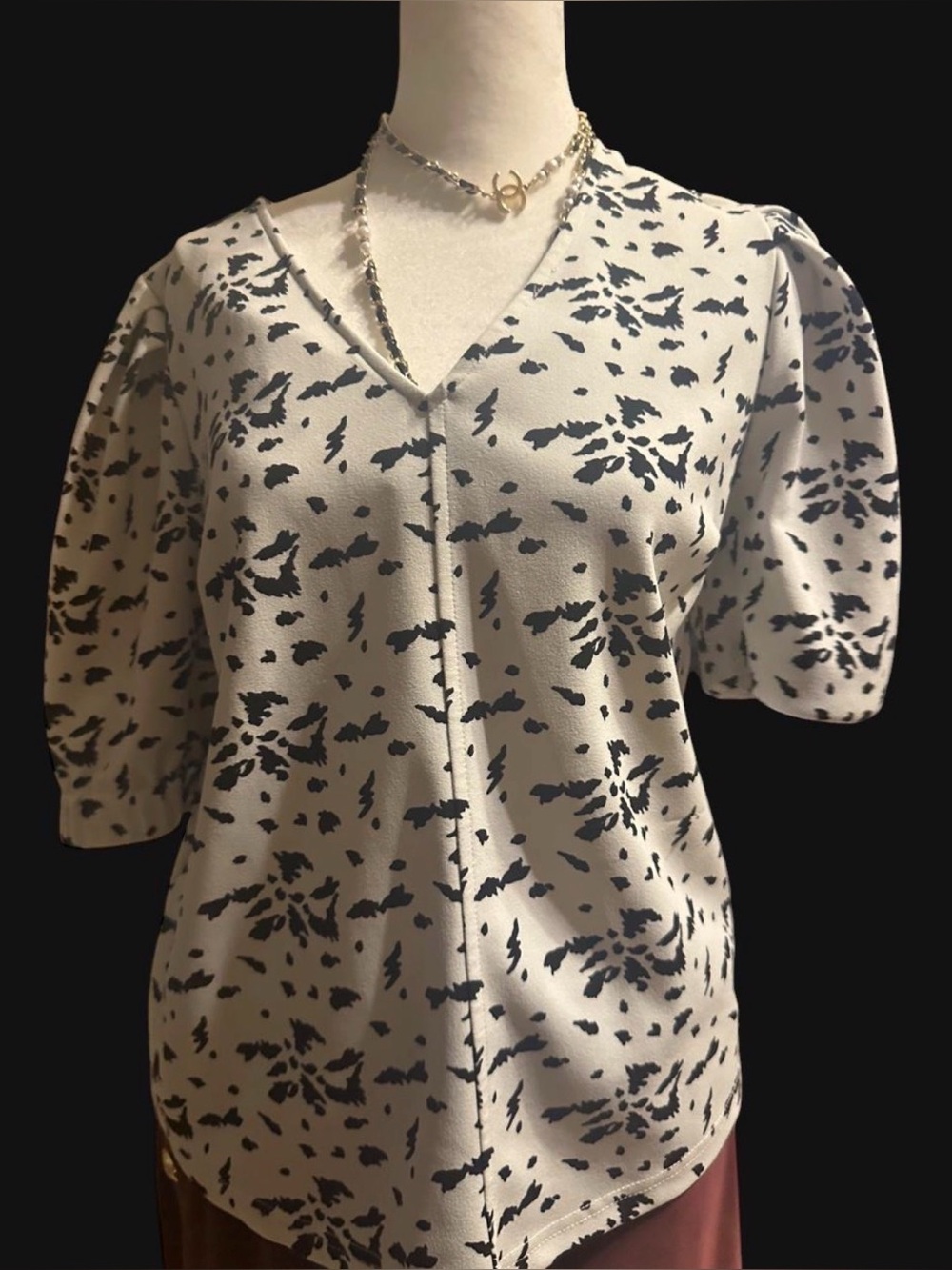 MELLODAY Cream Blouse with Black Abstract Print and Puff Sleeves